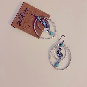 Lucky Brand feather earrings!